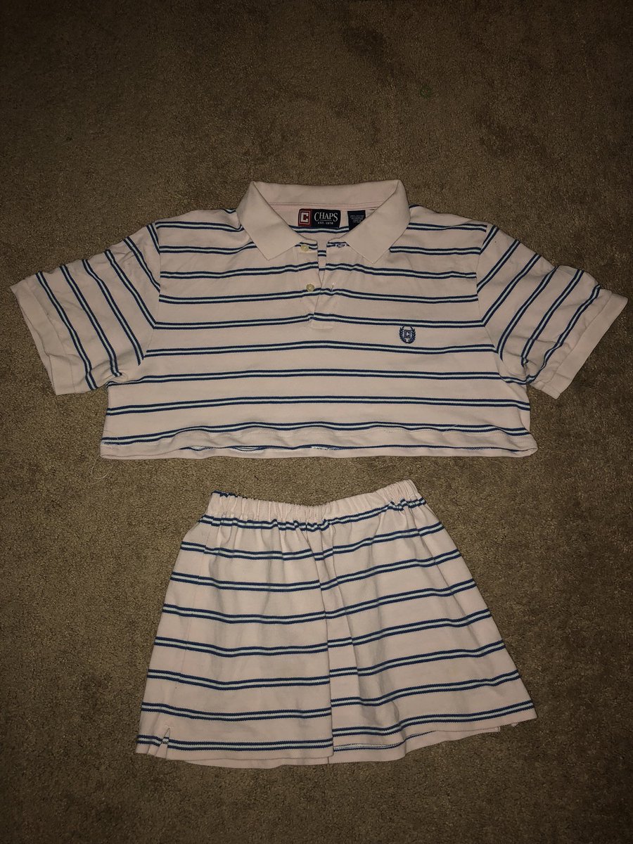 thatsokennedi's tweet image. I CAN GIVE YOUR SHIRTS A WHOLE NEW LOOK!! I can turn your sweatshirts, regular tees &amp;amp; long sleeve shirts into sets doesnt matter the shirt type. I can also turn the tops into tube tops! Here are some of them I have already made! DM ME 4 MORE INFO IF INTERESTED 💓💕💓💓