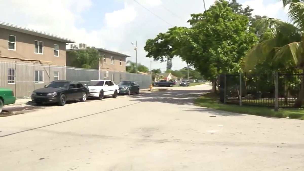 17-year-old boy shot in the buttocks in Miami-Dade County, police say bit.ly/2udThHJ https://t.co/L0qZ368ng6