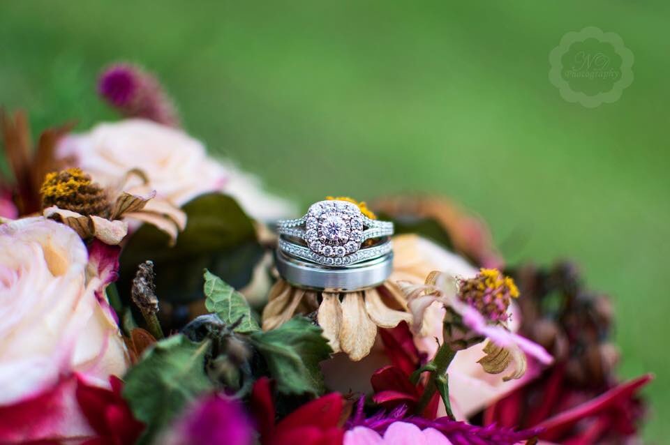 TimNatPhoto's tweet image. Can’t get over this ring shot 😍 #nataliedaltonphotography #photography #photographer #weddingphotographer #weddingphotography #myrtlebeachphotographer #myrtlebeachphotography #ringshot #weddingrings
