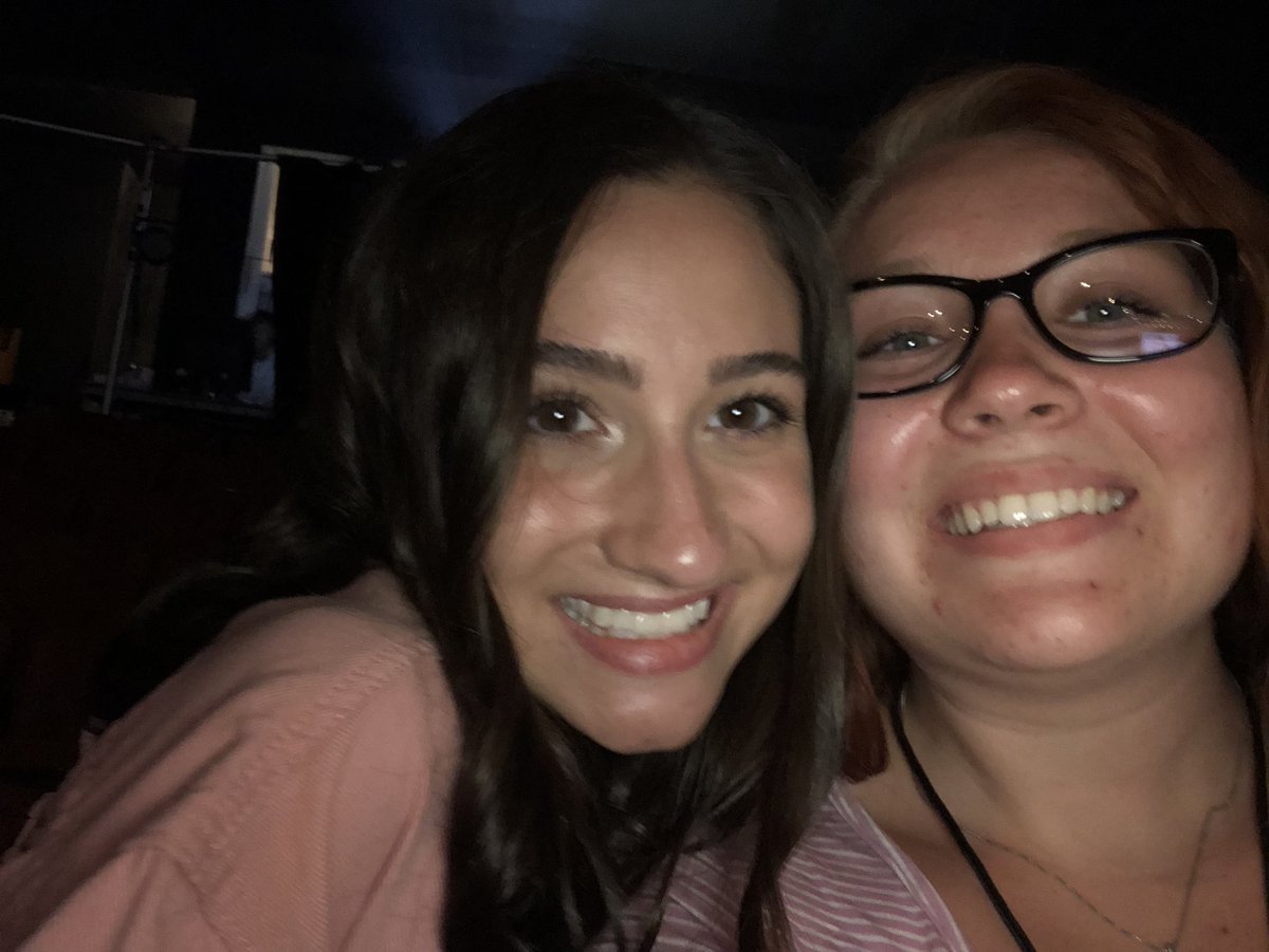izzy_olson's tweet image. @BeautyChickee is literally the sweetest thing you could meet 💕💕 I’m so glad I got to go to the #NoFilterTour with my best friend @cowboy_love7 and meet one of my internet besties @riham1998_ Thank you for the awesome experience @fullscreenlive