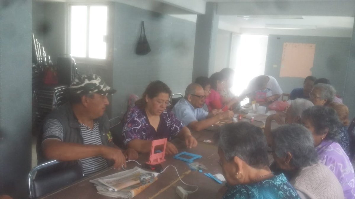 Alc_Iztapalapa's tweet photo. Con el gupo de #AdultosMayores "Casa Muestra" del Salado realizamos manualidades. 
#ConElPoderDeLaSabiduria https://t.co/mmVamqXxG4