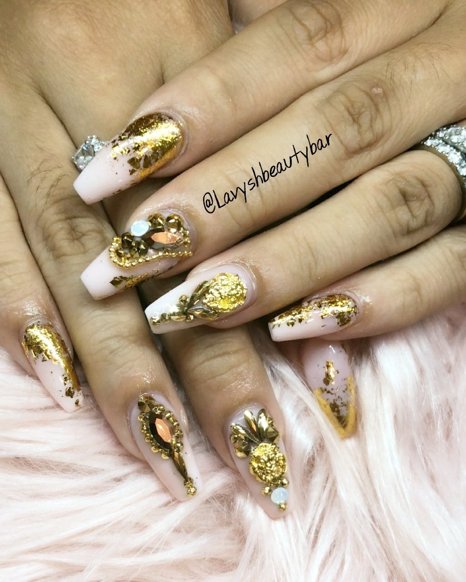 🎂🎈#BirthdayNails for  @mzlindaleigh 💅#NailDeets Gold flakes and gold charms on #CoffinShapeNails. 
📆For Appointments email Lavyshbeautybar@gmail.com 
#LavyshNails #nailgamestrong #nailsqueen #queennails  #nailpromagazine #MinnesotaNails #MNnails