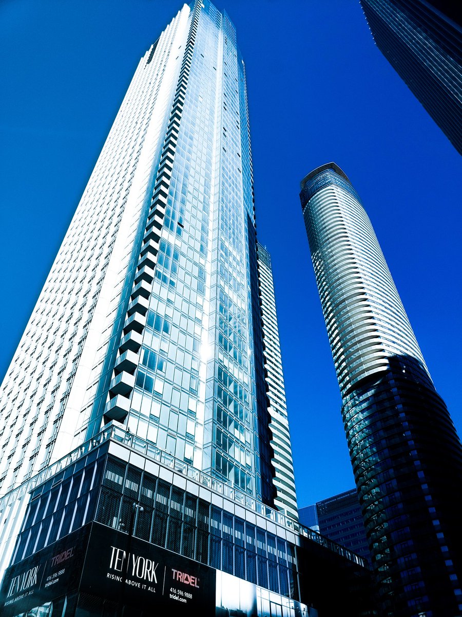 render_dev's tweet image. The glisten makes us happy. 

#build #condo #development #drone