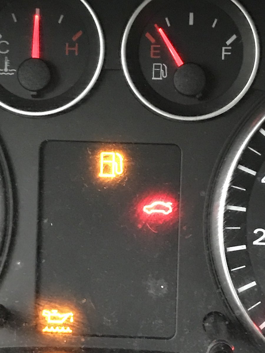 linkzillaJimmy's tweet image. #Audi Is just like Motel 6. We’ll leave the light on for you...