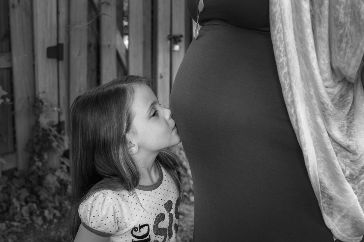 CCO_Photo's tweet photo. Last weekend's #maternity session! It was about a billion degrees outside, so we had 15 minutes to get it done before everyone melted.

Offering FREE sessions through summer. If you're interested DM or email me! novaccophoto@gmail.com

#photography #amateurphotographer #pregnancy https://t.co/LIy4GSDICL