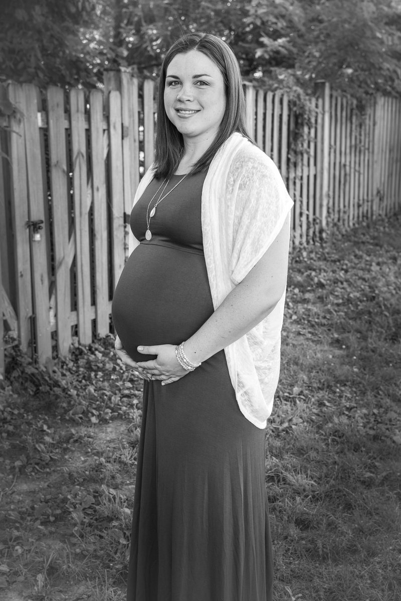 CCO_Photo's tweet photo. Last weekend's #maternity session! It was about a billion degrees outside, so we had 15 minutes to get it done before everyone melted.

Offering FREE sessions through summer. If you're interested DM or email me! novaccophoto@gmail.com

#photography #amateurphotographer #pregnancy https://t.co/LIy4GSDICL