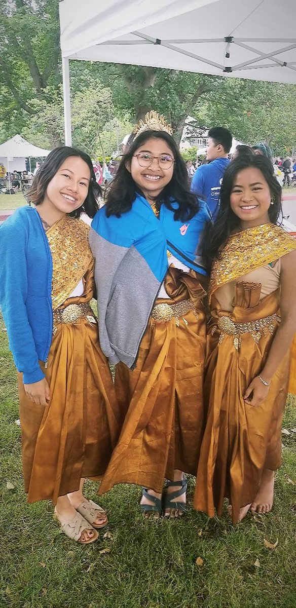 UW_KhSA's tweet photo. Last Saturday, KhSA volunteered at the Walk for Rice Asian Counseling and Referral Services (ACRS) event! This event was to raise funds in order to provide food for their food bank located in Seattle's Chinatown International District! https://t.co/n1re17hwKM