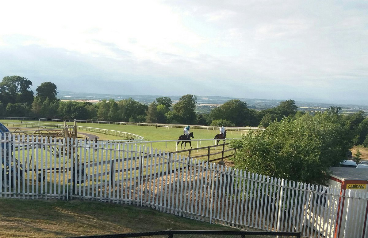 'On a clear day you can see forever.' #bellewstownraces