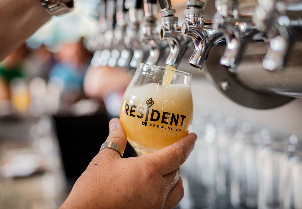 Can you tell we like working with breweries? 😏 Some branded glassware we did for our friends over at @ResidentBrewing! 🍻

#sdcraftbeer #sdbeer #graphicdesign #brandeddesign #brandedcollateral