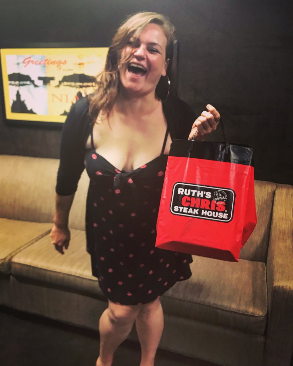 Kathleen_McGee's tweet photo. Posing with this seasons it bag! #highfashion #itgirl #itbag #style #meatsack https://t.co/2A1z1v3WtW