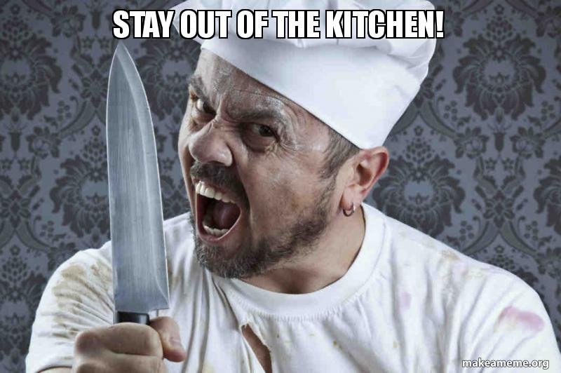 злой шеф повар. повар с ножом. повар со скалкой. мультяшные повара. рататуй мультфильм шеф повар.