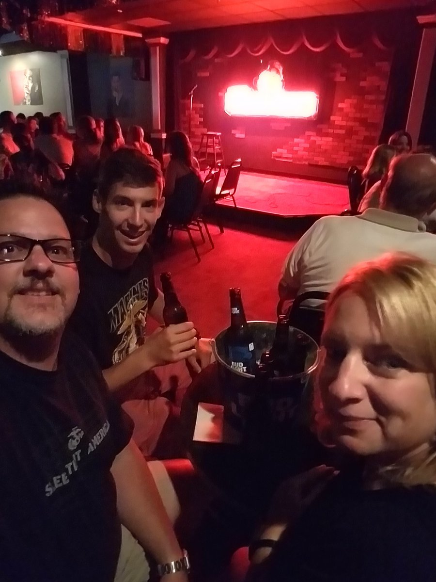 tpappyrat's tweet photo. A night of good times before he ships! https://t.co/Zmf4VWiXQY