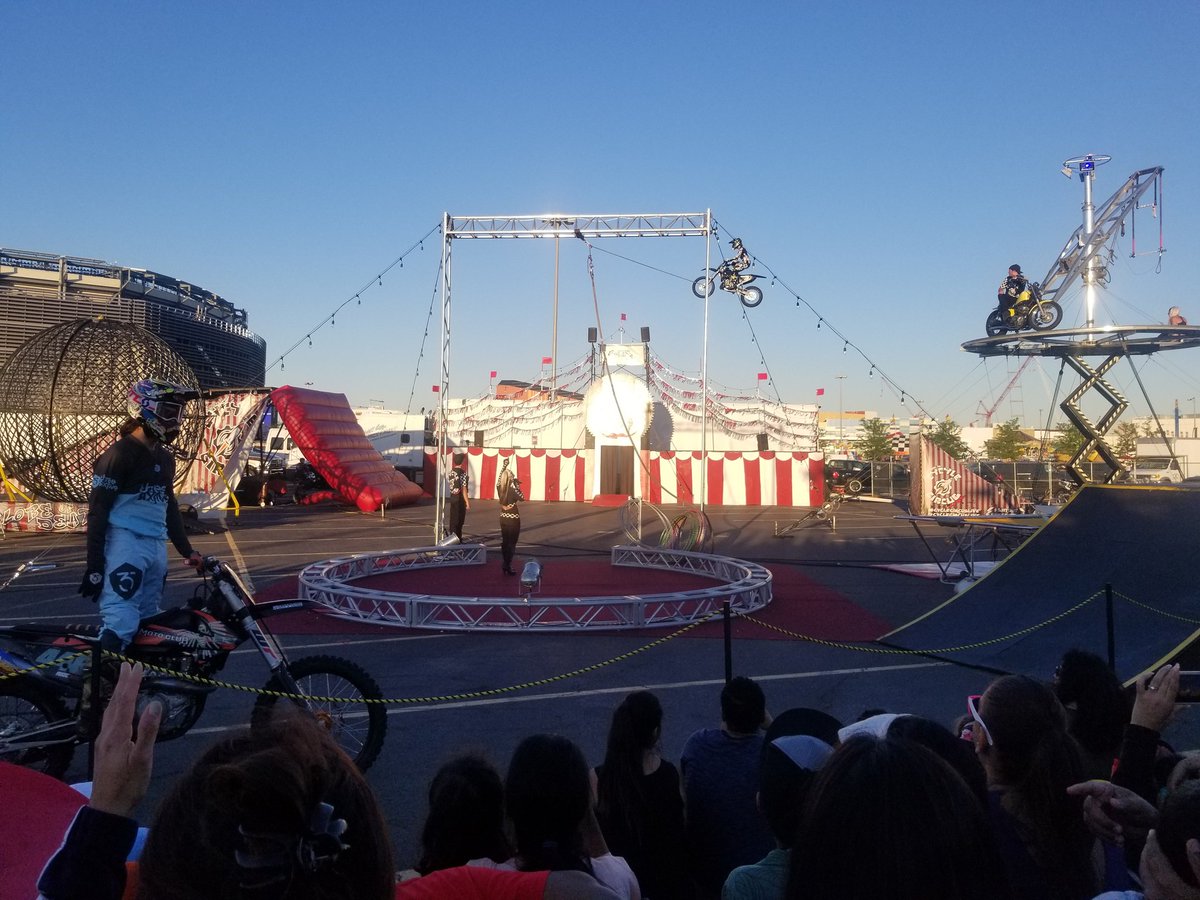 melissacoluccio's tweet photo. #cyclecircus https://t.co/smzXAumw97