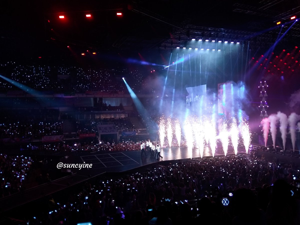 suncyine's tweet photo. A night I will remember forever. Thank you my boys♥️✨💫 I will definitely see you guys again in the future @weareoneEXO #ElyXionKL2018 #ElyXiOninMalaysia #ElyXiOninKL https://t.co/V8mFrPkcJs