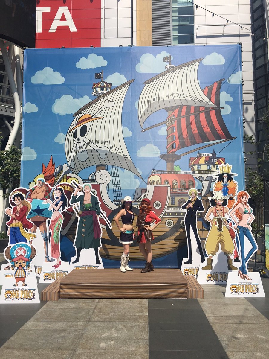 McMoobwich's tweet photo. My friends looking fantastic with the Straw Hats and Thousand Sunny! #OnePieceAX πβ https://t.co/kZFgcA5XAz