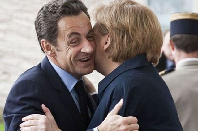 تويتر 海外の万国反応記 على تويتر フランス人 頬にキスして挨拶しない国があるらしいな Https T Co 0dyh2v6kam Https T Co Cfhxlonofl