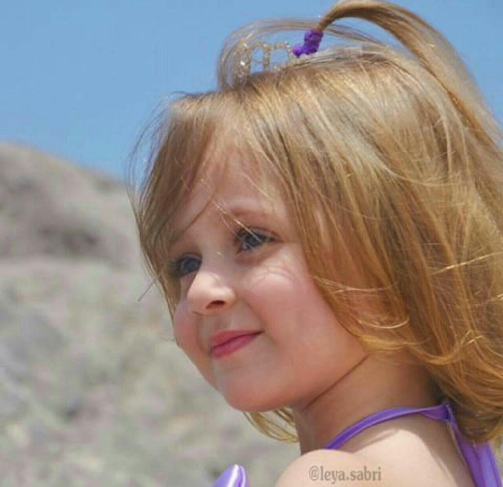 #الـرحـيــــل_والـلـقـــاء  گلـمـتـان مـتسـاويـتـان فــي عـدد الـأحـرف
ڪل مـنـهـمـا يـحـدث ضـجـة بـنـفـس الـحـجـم فــي الـقـلـب ؟
#صباح_الخير