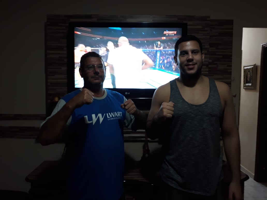 amanda98maciel's tweet photo. #UFC226NoCombate 
Tucano e Vitão de Lençóis Paulista, ligados no Combate https://t.co/rSZP3IbZkI