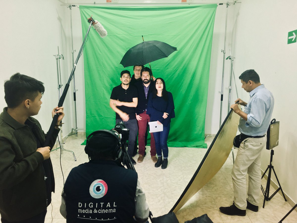 ParqueSoftNar's tweet photo. En #ViveLabNariño los #Emprendedores #Digitales de #Nariño realizan vídeos🎥promocionales para comercializar sus productos.
Aquí realmente aportamos a la consolidación de las #IndustriasCreativas en nuestro territorio.
Bien @CoPresOnline ! 👏 Gracias @Ministerio_TIC y @ViveLabs https://t.co/NlRd0LUjly