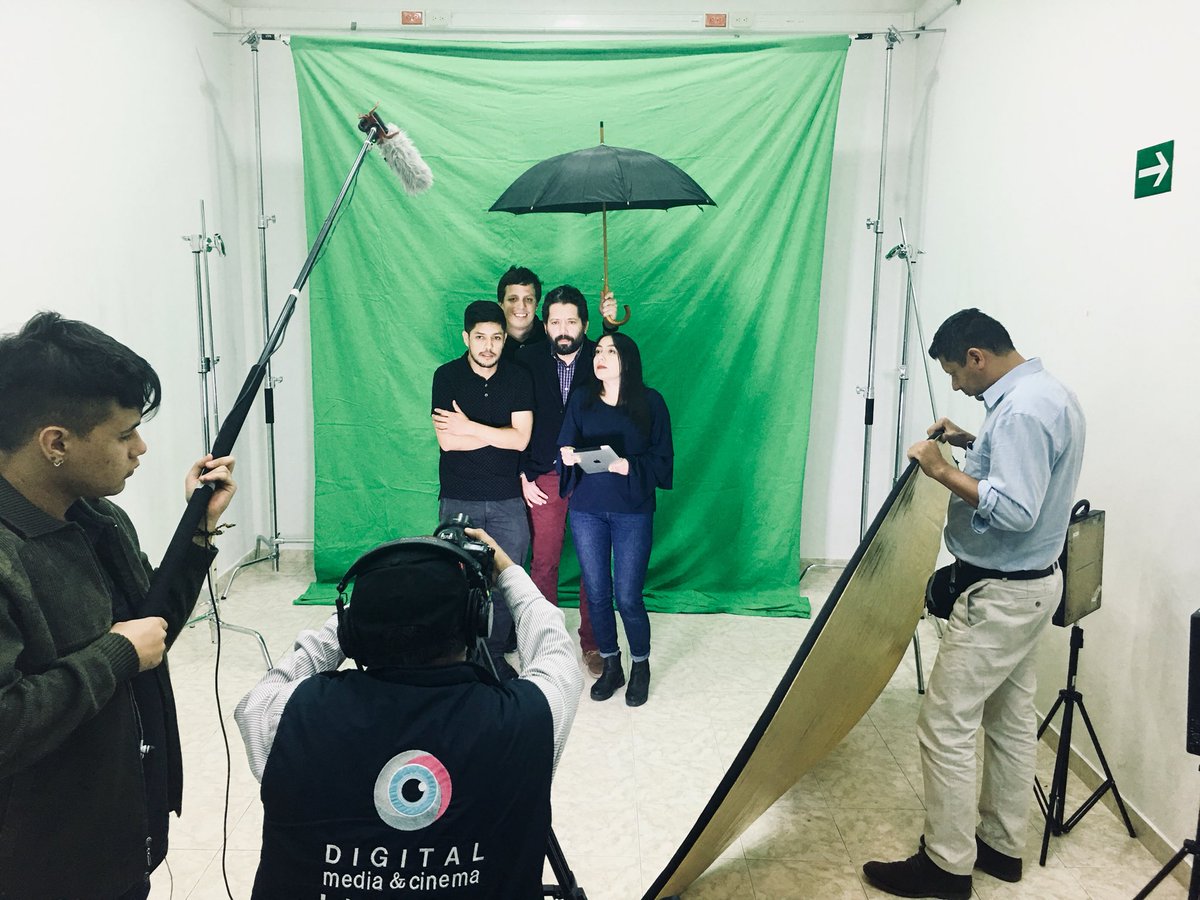ParqueSoftNar's tweet photo. En #ViveLabNariño los #Emprendedores #Digitales de #Nariño realizan vídeos🎥promocionales para comercializar sus productos.
Aquí realmente aportamos a la consolidación de las #IndustriasCreativas en nuestro territorio.
Bien @CoPresOnline ! 👏 Gracias @Ministerio_TIC y @ViveLabs https://t.co/NlRd0LUjly