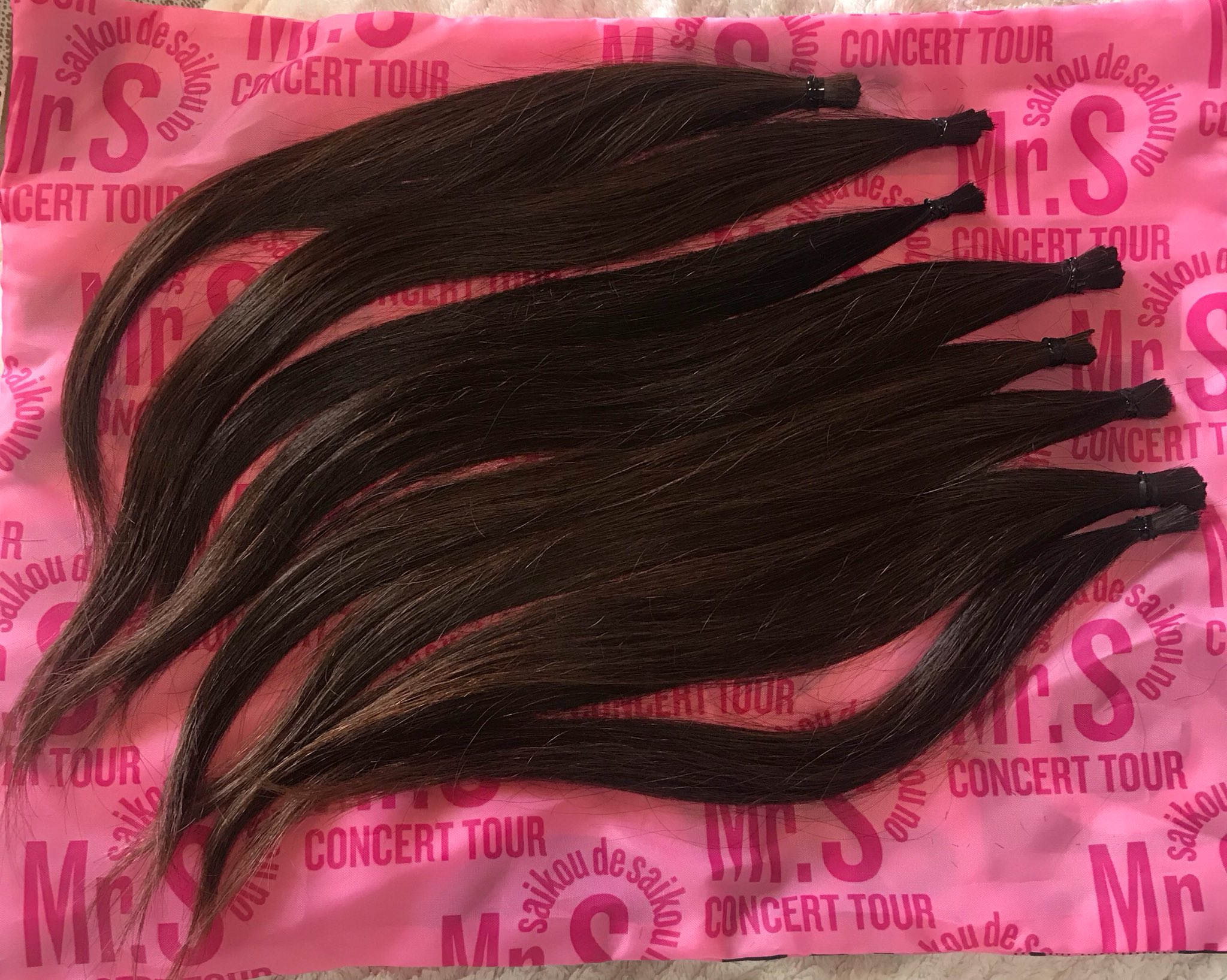 𝚑𝚒 𝚛𝚊 𝚛𝚒𝚗 約2年半頑張って伸ばした髪を切り落としてきました 髪は女の命 でも自力で伸ばせない子たちがいる 何にもないわたしでもこれなら出来るんじゃないかと この髪でオリジナルスマイルが増えるといいなぁ ヘアドネーション ぷっくり