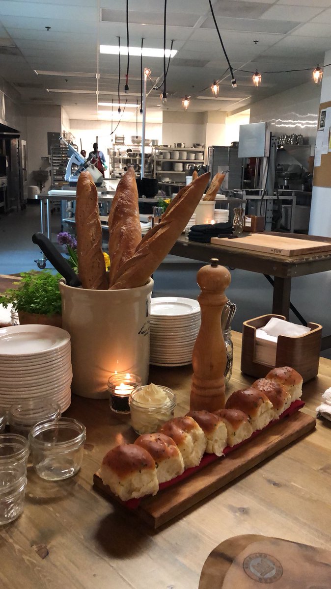 yegconvention's tweet image. Thank you @yegdate for spending this special night in the heart of our renowned kitchen! 

#yegdates #yegevents #yegeats