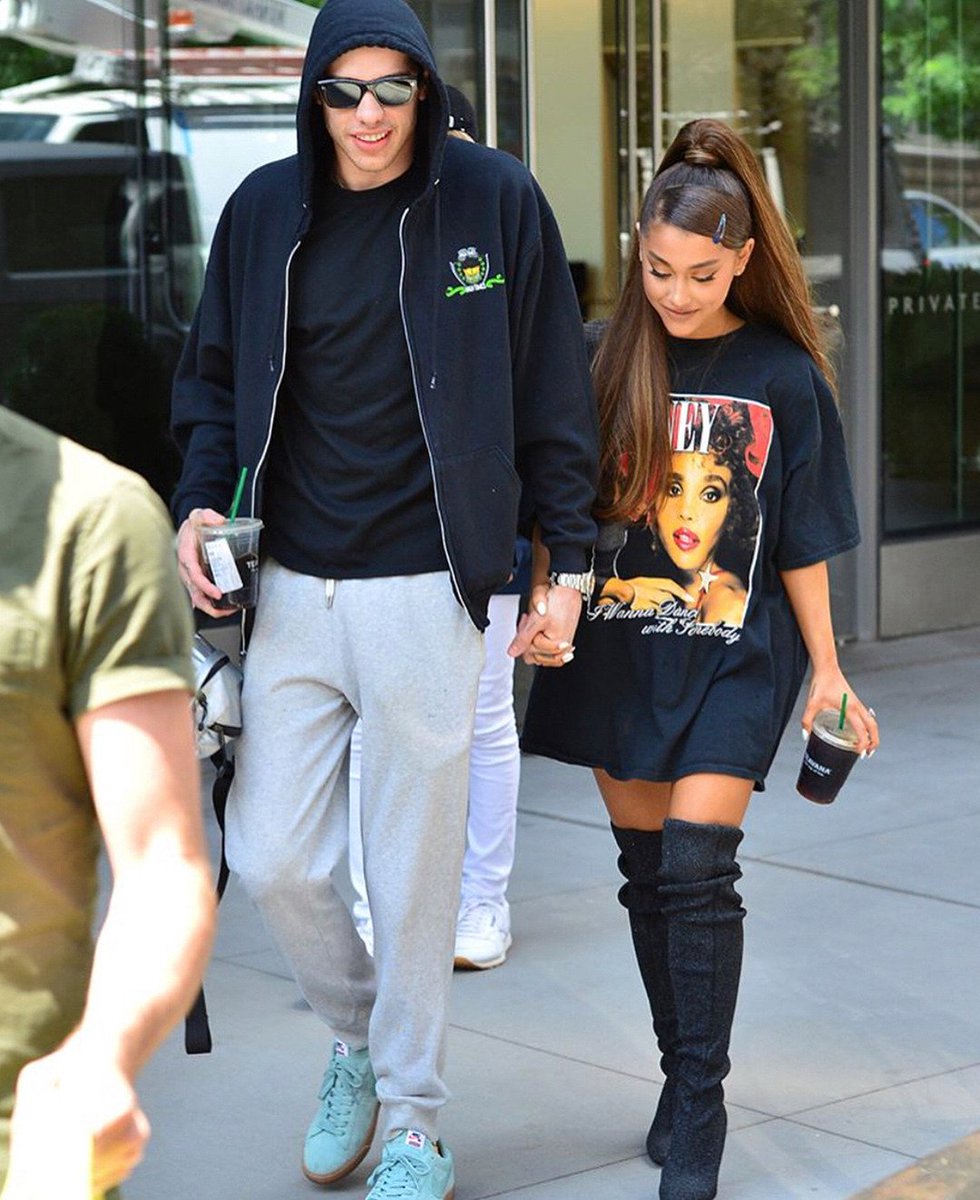 CoupleStyle's tweet photo. Ariana Grande and Pete Davidson https://t.co/GcqpRgJBOH