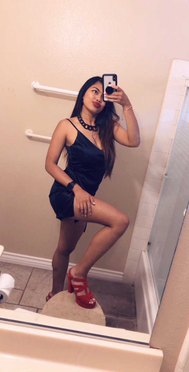 itsjustchesska's tweet photo. Why I take long in the bathroom 🤷🏻‍♀️ ✨ #ImSoTan #NotThirstTrapping https://t.co/YqADmz5o5o