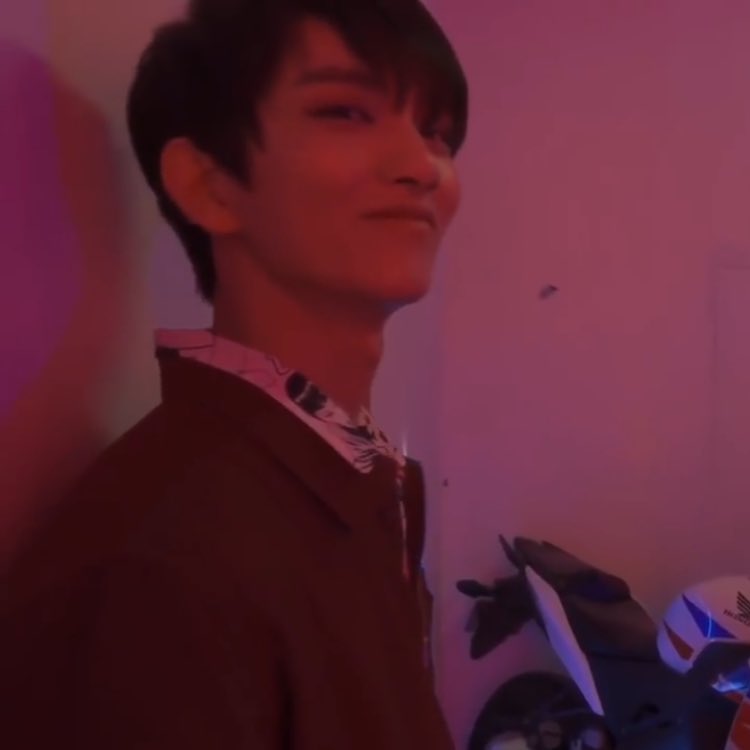 ˢʰᵒʷ   ˢʰᵒʷ     ˢʰᵒʷ
 ˢʰᵒʷ   me that  ˢʰᵒʷ            NOT THAT
ˢʰᵒʷ  beautiful  ˢʰᵒʷ           :] ONE BUT 
ˢʰᵒʷ     smile    ˢʰᵒʷ            THANK YOU
    ˢʰᵒʷ           ˢʰᵒʷ                  
            ˢʰᵒʷ