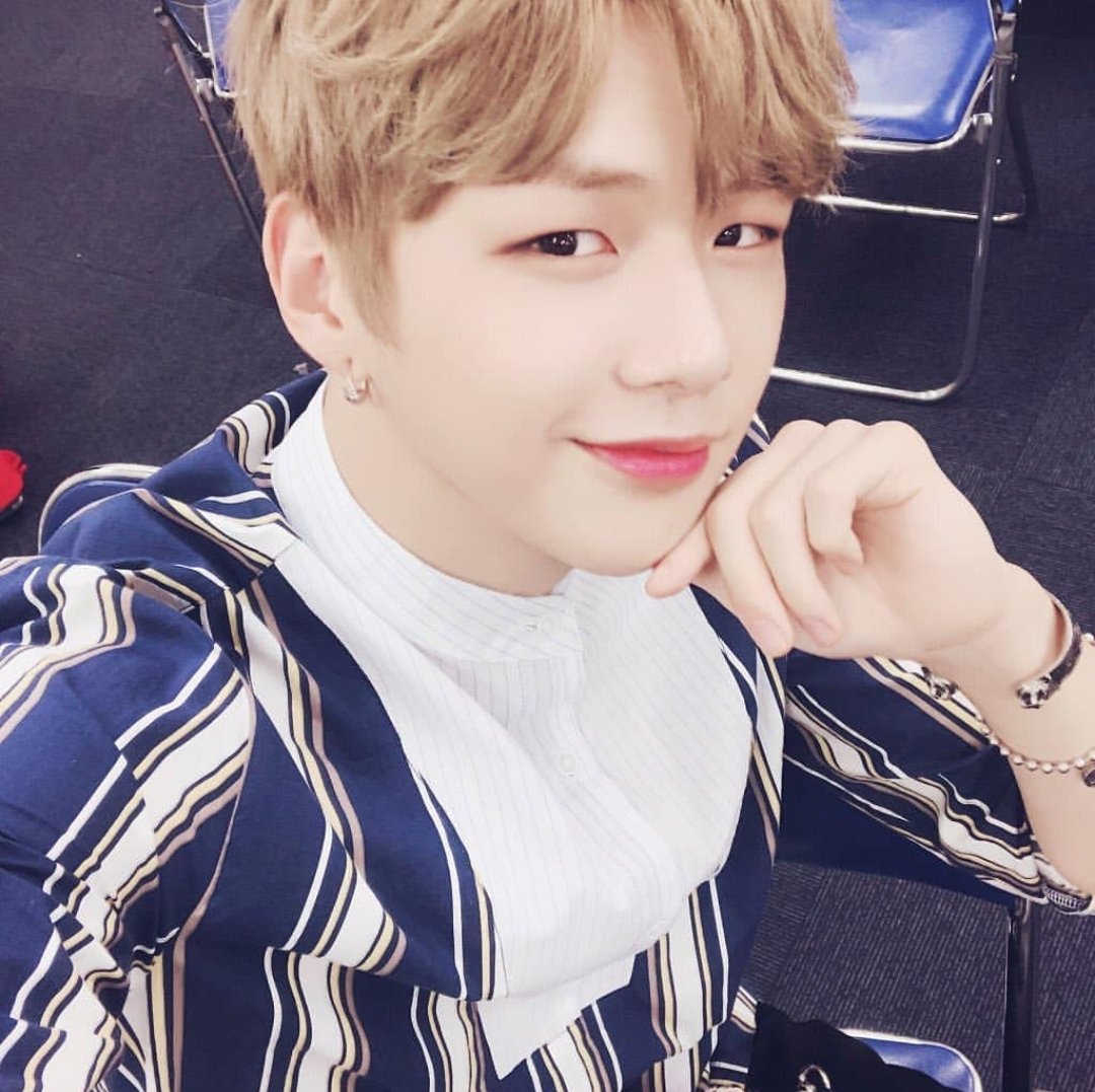 Wannable_intlKr's tweet photo. [#워너원데이] 강다니엘(Kang Daniel) in fancafe ☕ 🐰🐇 😄
#update180708 💗
.
#hitouch #hitouchevent #tokyo #japan
.
#wannaone #워너원 #켜줘 #Light
#KANGDANIEL #Daniel #강다니엘 #다니엘
https://t.co/Fo7KOoBLBR https://t.co/p2H2CHXt1v