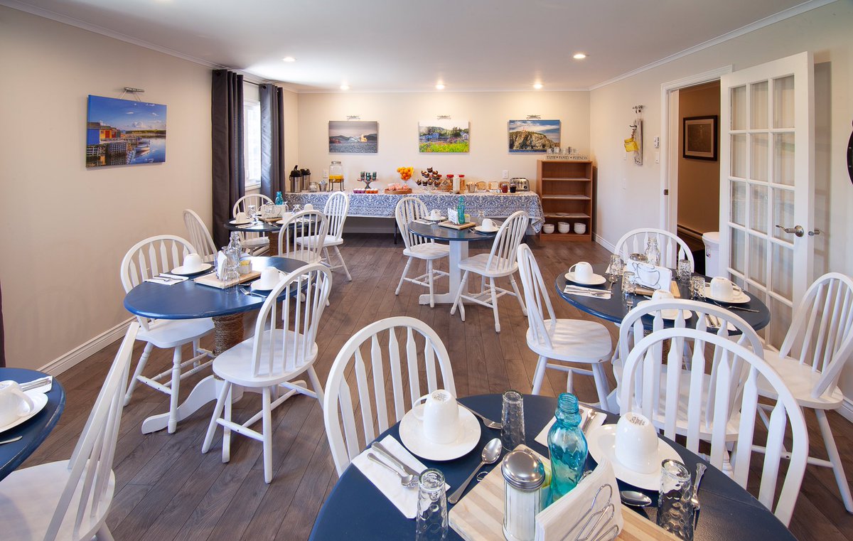 icebergcapital's tweet photo. Looking for #accommodations in #Twilingate tonight? We have a bed AND breakfast waiting for you at the Alphabet Fleet Inn. 884-1290 https://t.co/7p2mqJEYIC