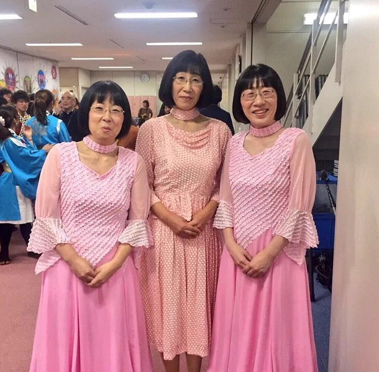 最初からいた気がするｗ阿佐ヶ谷姉妹に偽物が一人増えても誰かわからないｗｗｗ