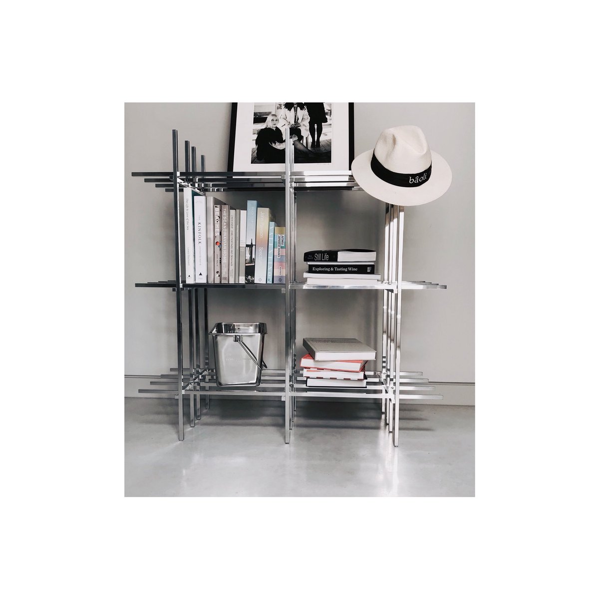 All_D_I's tweet photo. Gone fishing..... #hallway #hallwaydesign #londonhouse #monochrome #minimalux  #maisonmartinmargiela https://t.co/V7Jog3DYIG