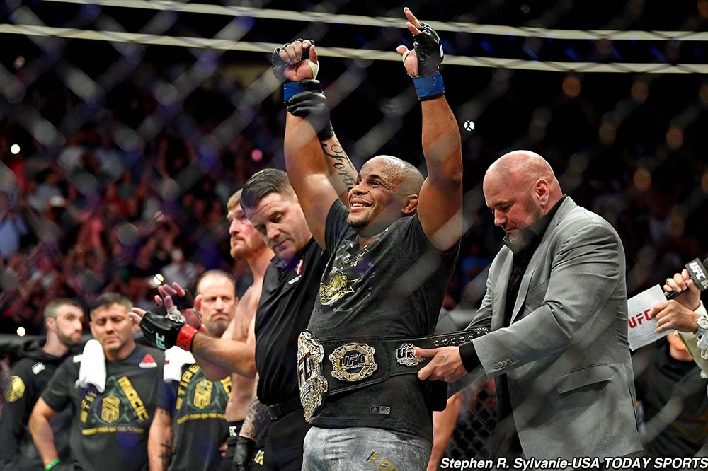 HopeGloryBoxing's tweet photo. OMG! @dc_mma is the new @ufc HEAVY WEIGHT CHAMPION KOs @stipemiocic It couldn't happen to a better man, a true ambassador for #MMA #ANDNEW #muaythai #bjj #kickboxing #boxing #grappling #ufc226 #hopeandglory #embracethegrind #2weightchamp https://t.co/FBTTL5gBgc