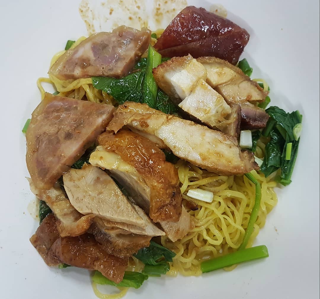 AorParrot's tweet photo. 中国のラーメンは美味しかったです。豚や家鴨などが入りました。 https://t.co/NiuYvbRyn5