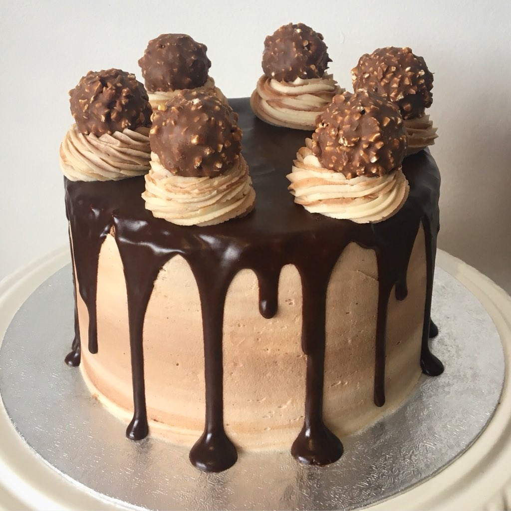 tryCHOC's tweet image. Baked this delicious Ferrero Rocher #chocolatecake for #WorldChocolateDay yesterday. #birthdaycake 😍