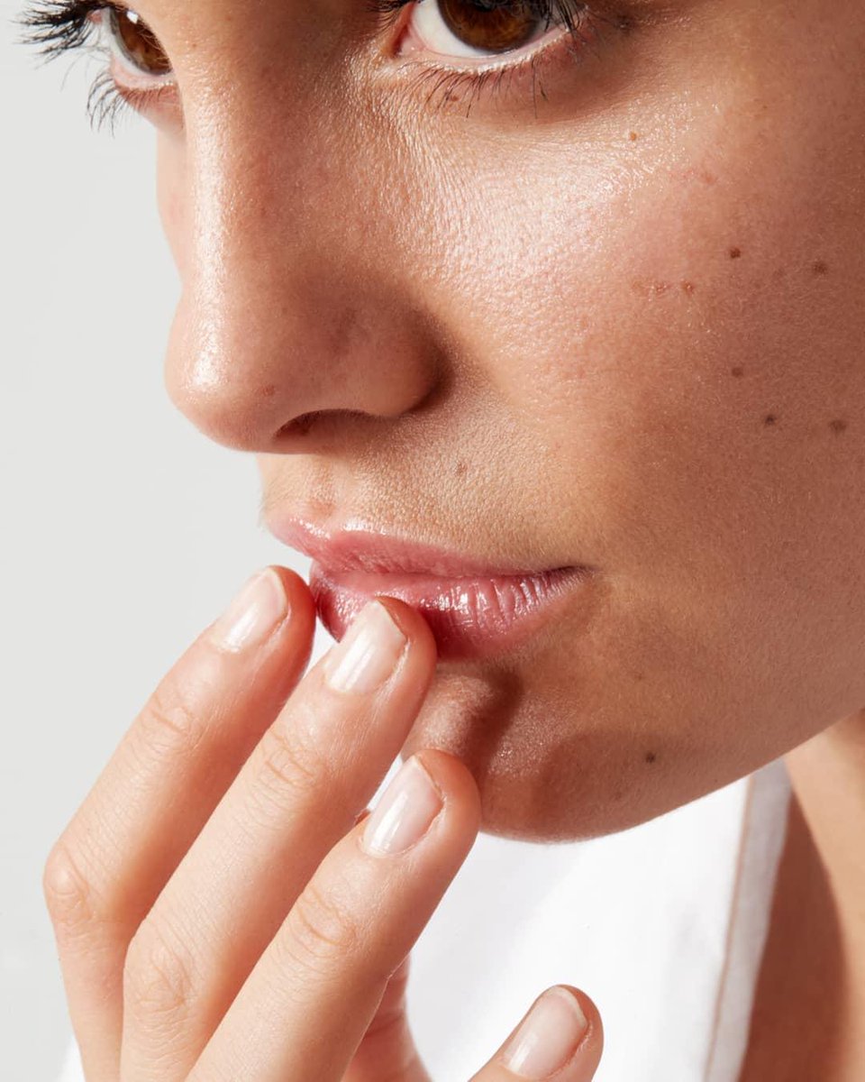 ry_comau's tweet photo. Beauty @juliagardell wears @lanolips Ointment on the lips, cheekbones, eyelids &amp; cuticles 👌
SHOP: https://t.co/vP14xXb1s1
#ry #recreateyourself #lanolips #naturalbeauty #beauty #skincare #healthyskin #freshskin #freckles #winterskincure #lipointment #beautifulskin #skintips https://t.co/8aAPoxFzgR