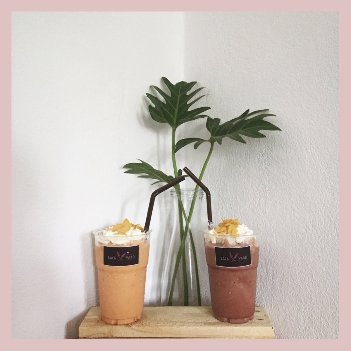NtpNpk's tweet photo. Life it go on.วันนี้เอาใหม่ #Backyardcafe https://t.co/t9E8osmuGT