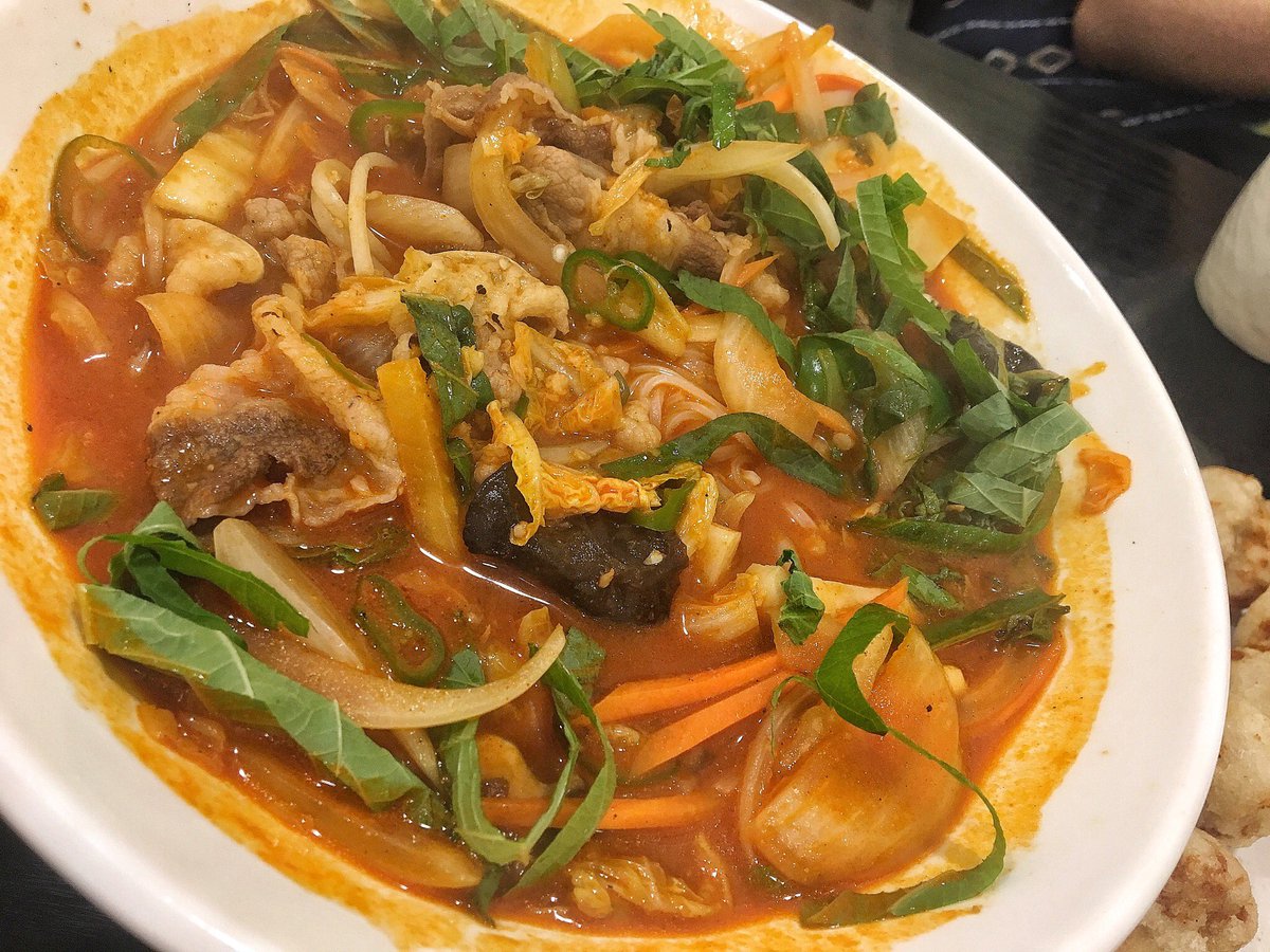 eating_omok's tweet photo. 상수 문익점

목화솜 탕수육을 팔기 때문에 이름이 문익점이다 너므 귀엽다
이 곳의 가장 큰 특징은 글루텐프리라는 것 글서 짬뽕면이 쌀국수면이고 맛잇음 탕슉도 찹쌀같다 딱 한입크기라서 좋고 유자소스 넘 좋은데 이런 탕슉 튀김옷은 두꺼울 수 밖에 없나보다 글두 매란방보다 오십배 맛있음( https://t.co/yl7E5To9eF