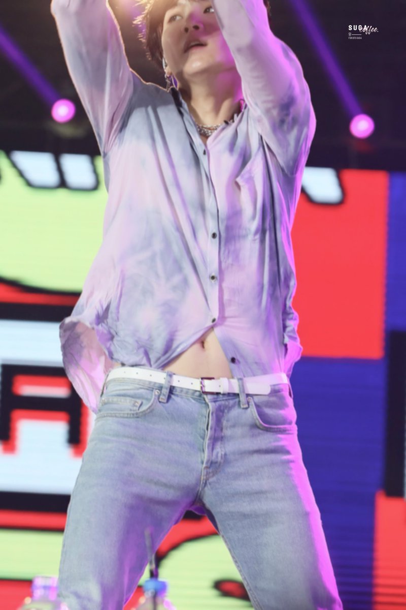 francess_abitz's tweet photo. I still can't get over him๐๐๐
I so love p
@BTS_twt #BTS #MinYoongi #BTSxSuperConcert #YoongiStyle https://t.co/6IDAGF4JPs