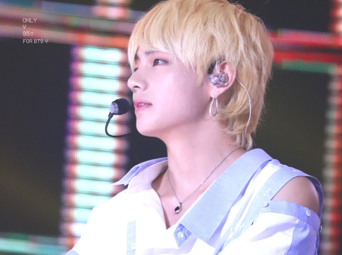 onlyv_95's tweet photo. 180707 대만 슈퍼콘💞
 #뷔 #태형 #V #てて #방탄소년단 #BTS @BTS_twt 

너무 보고싶다ㅜㅜㅜㅜ https://t.co/es4ZapsJSK