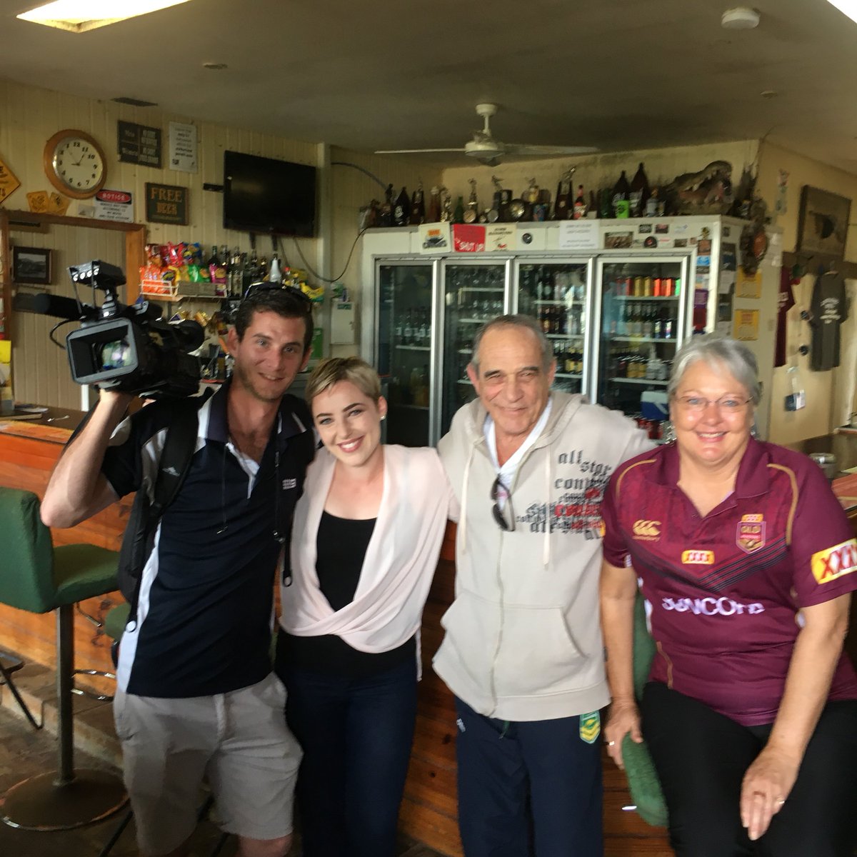 Jordan_Bissell1's tweet photo. Such an honour to chat to the lovely Ron and Judy Slater today, ahead of their legendary sonβs last Origin game. Catch our exclusive with @billyslater very proud parents on @9NewsQueensland at 6 #Origin2018 https://t.co/Wvvb3n5xFW