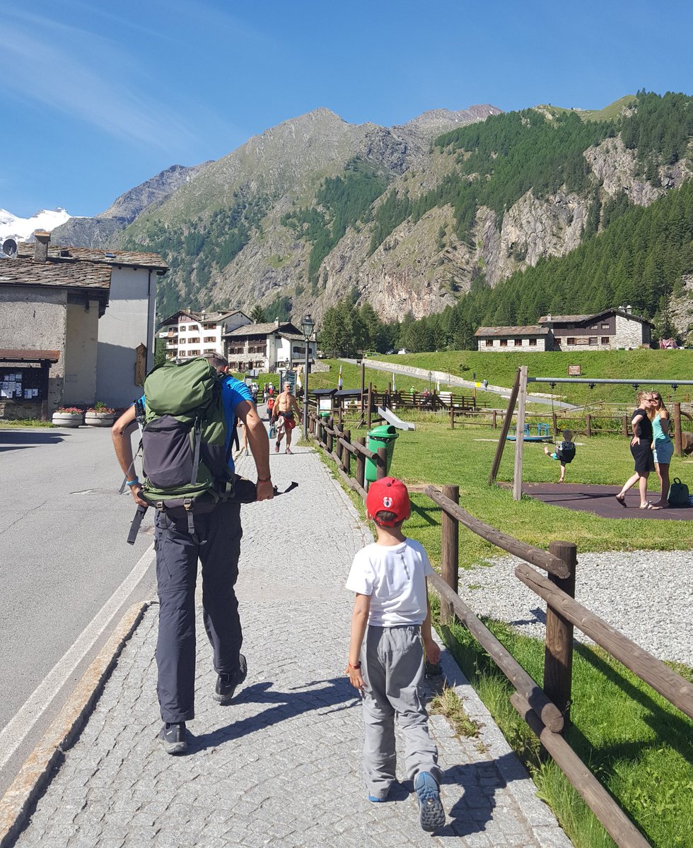 Dopo la "colazione da campioni" siamo pronti per la seconda giornata a #VivailParco2018 a #Valnontey 💞 Giornata splendida qui nella valle di #Cogne e temperatura bella fresca... Sarà dura rientrare "in pianura" stasera!!
