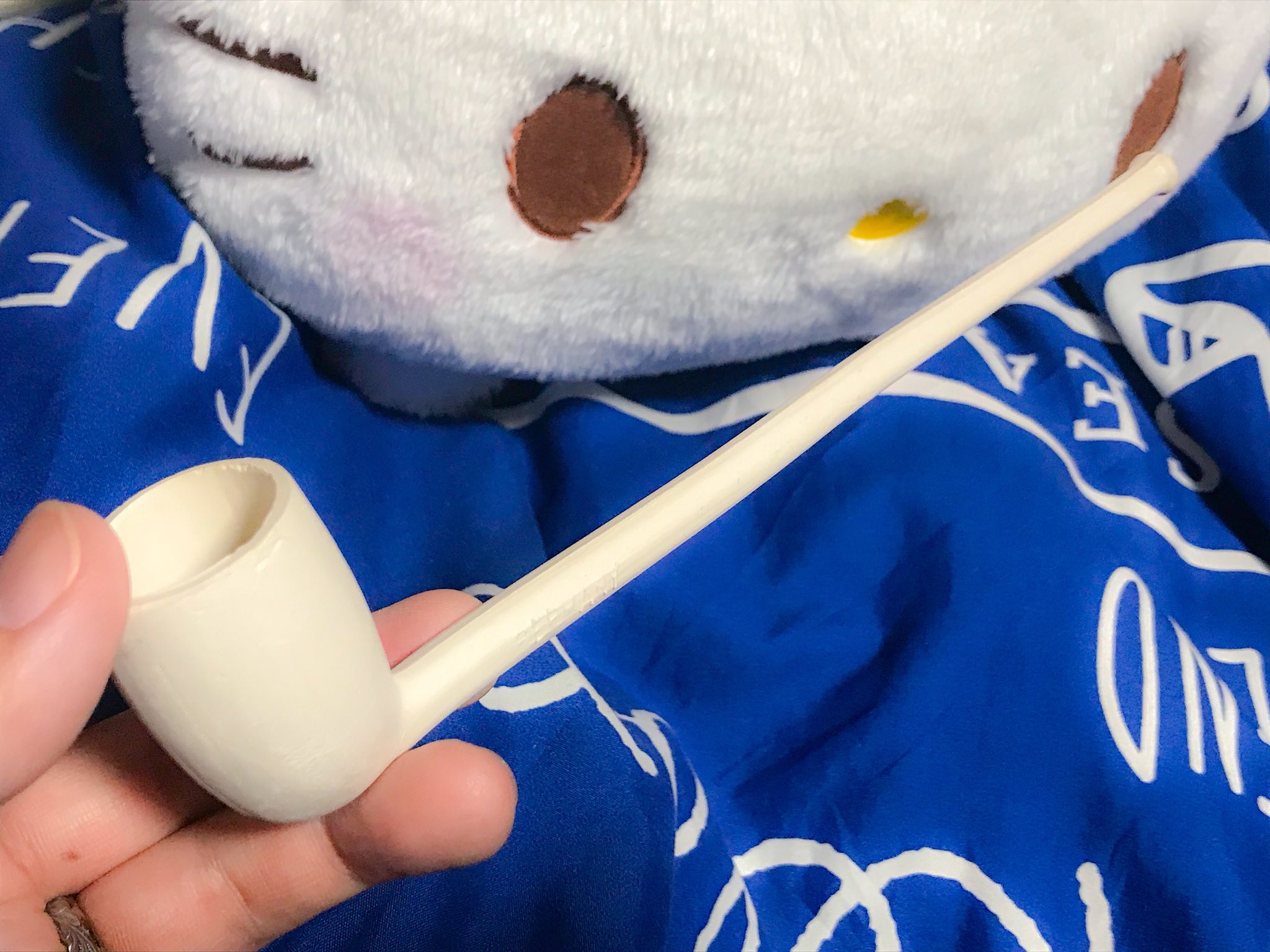 まきちゃれっと少佐 今日買ったクレイパイプ ホームズは普段クレイパイプでタバコ吸ってたと読んだことあって ずっと探してたのw コレね ドイツ製なんだって パイプ パイプタバコ 喫煙女子 クレイパイプ シャーロックホームズ