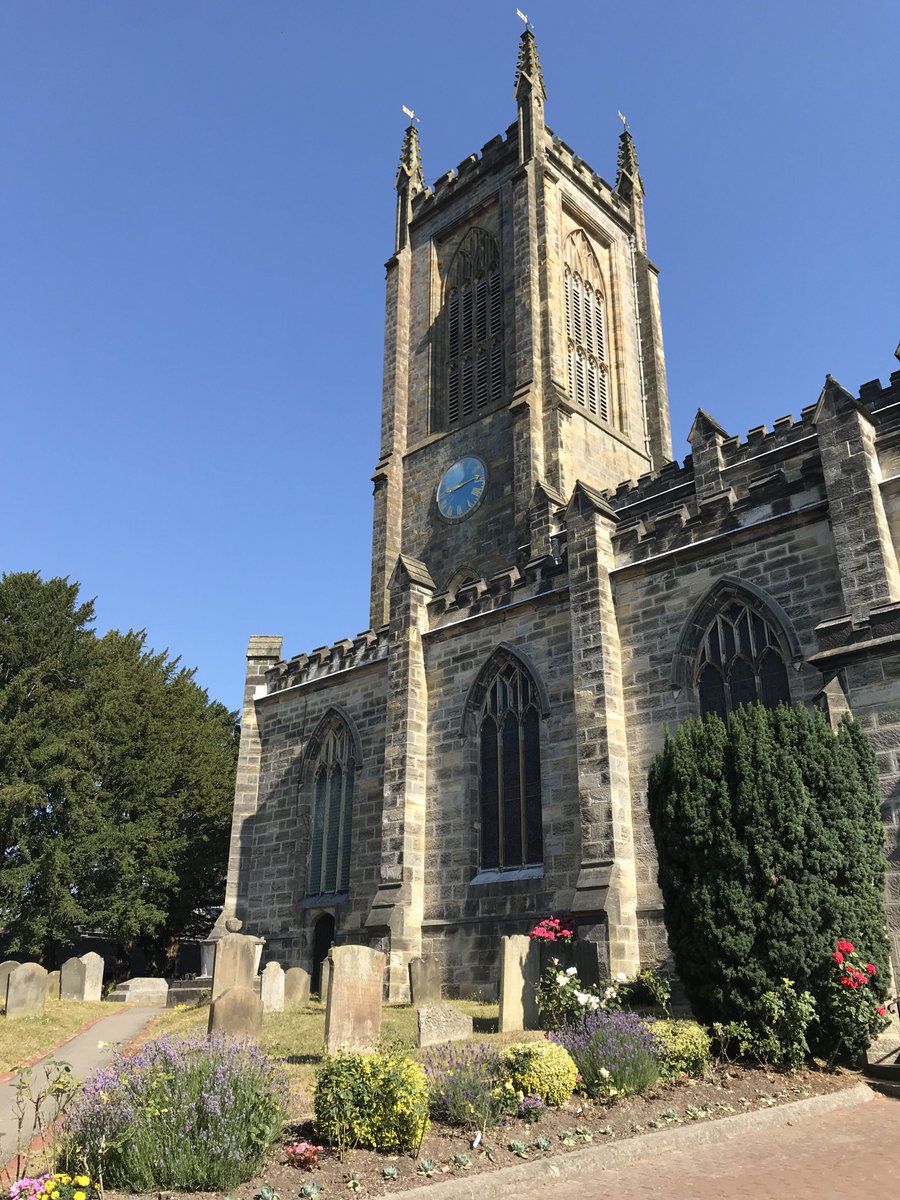 Aren’t we looking lovely this morning! Come and join us to worship this morning at 10am for gorgeous music, friendly people and a cool church!