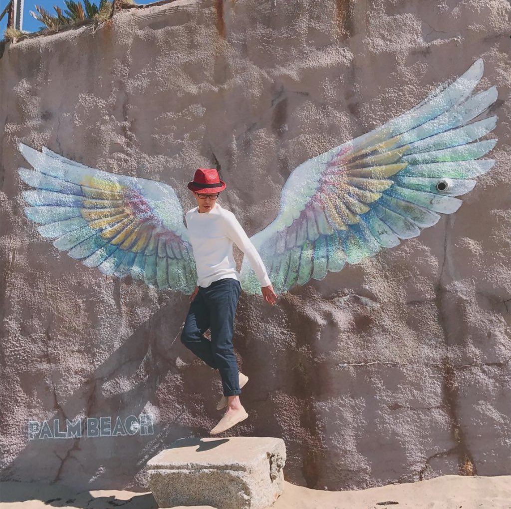 付き合う上での確認事項として、「壁に描かれている羽の前で写真を撮ったことがない」を必須としたい。