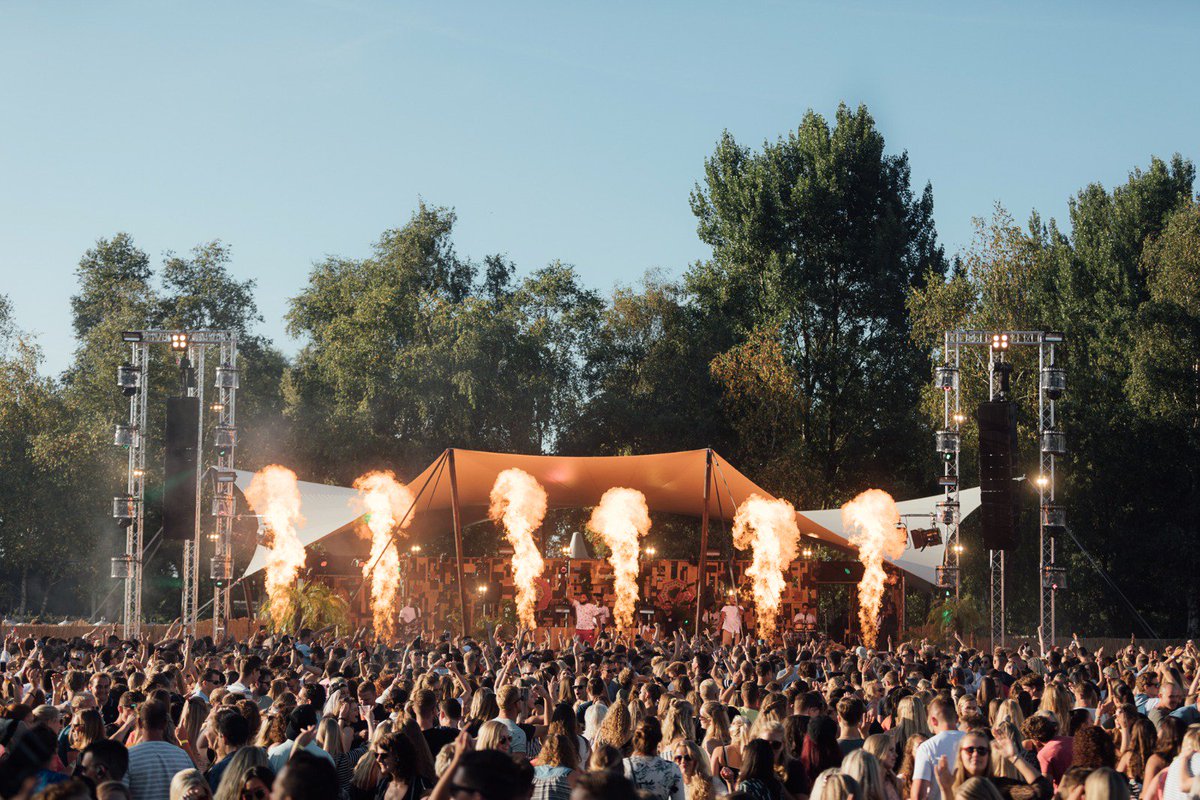 Beachrockers tweet media
