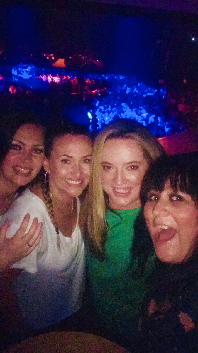 Amazing night at <a href="/jtimberlake/">Justin Timberlake</a> 🎵🥂🍸<a href="/KarlaAndrews_/">Karla Andrews</a>  <a href="/Lauramc834/">LAURA MCSHANE</a> and Kassie 
So much fun xxx