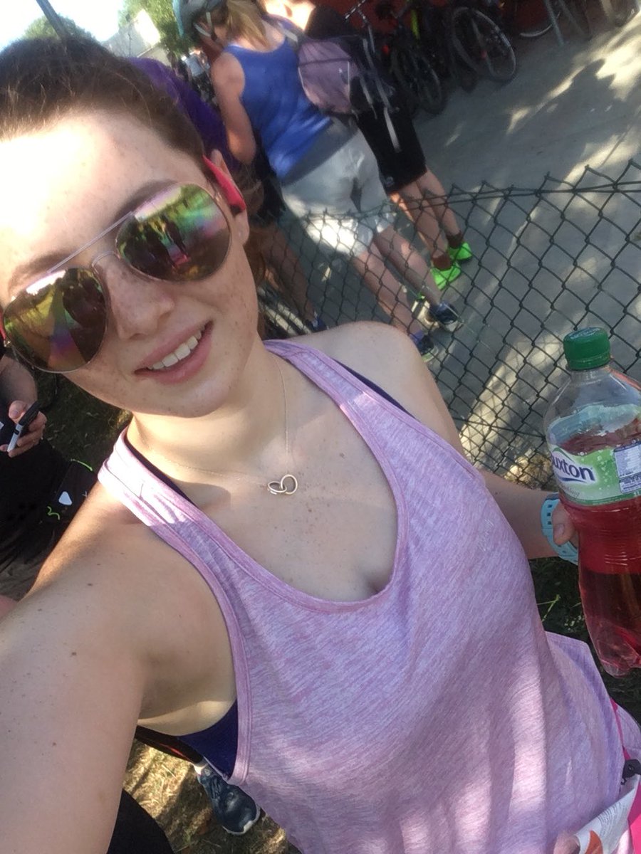 runnatalierun5's tweet image. Thank you @Weybridge10k 

Especially loving the race ribbon #aprilfooled #happyrunner