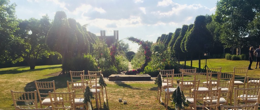 Hussyband's tweet photo. Blown away by the beautiful private grounds of yesterday’s wedding. Amazing! https://t.co/hOccMu8caE https://t.co/2K1gGhppfO